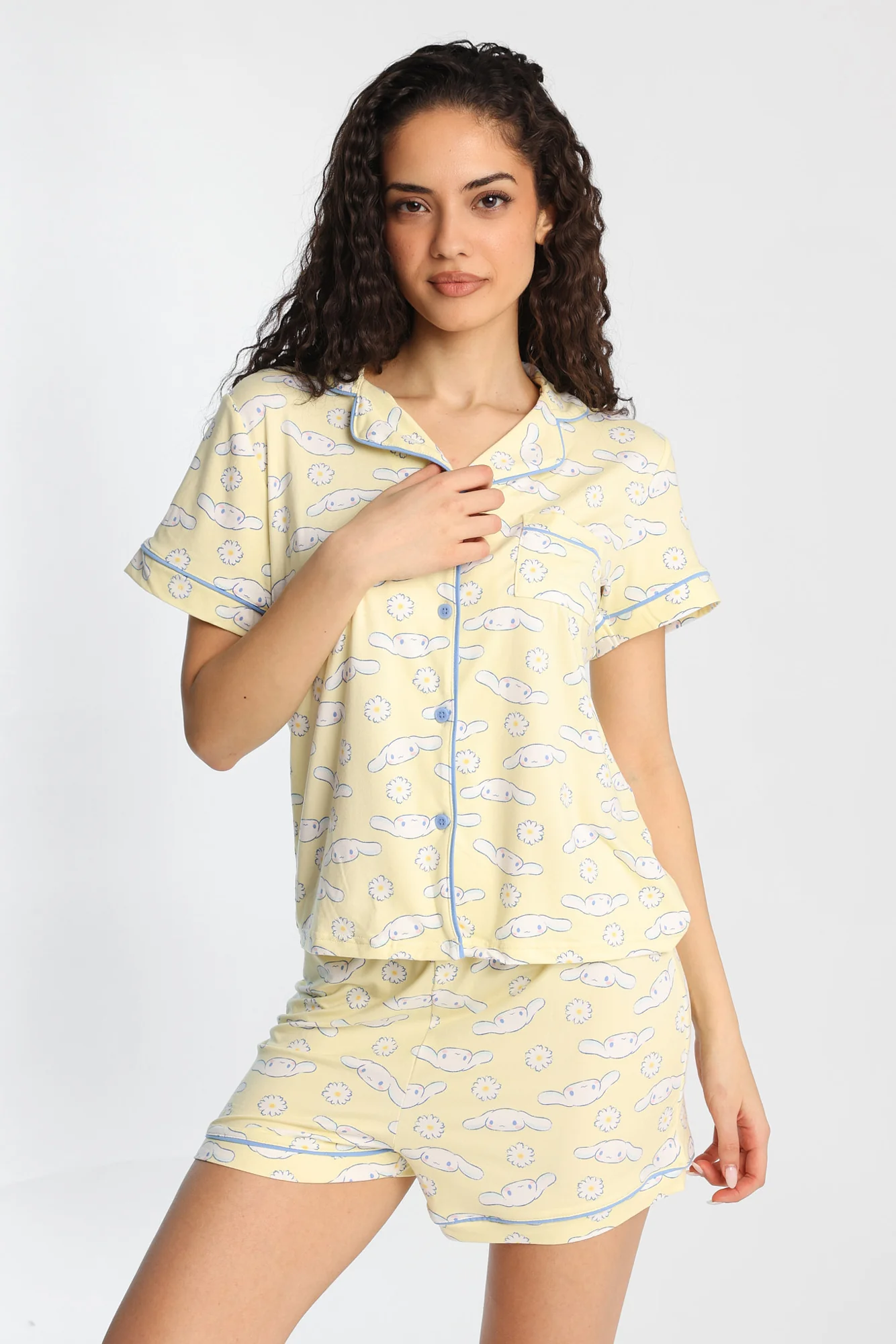 Ensemble chemise et short pyjama imprimé floral Cinnamoroll