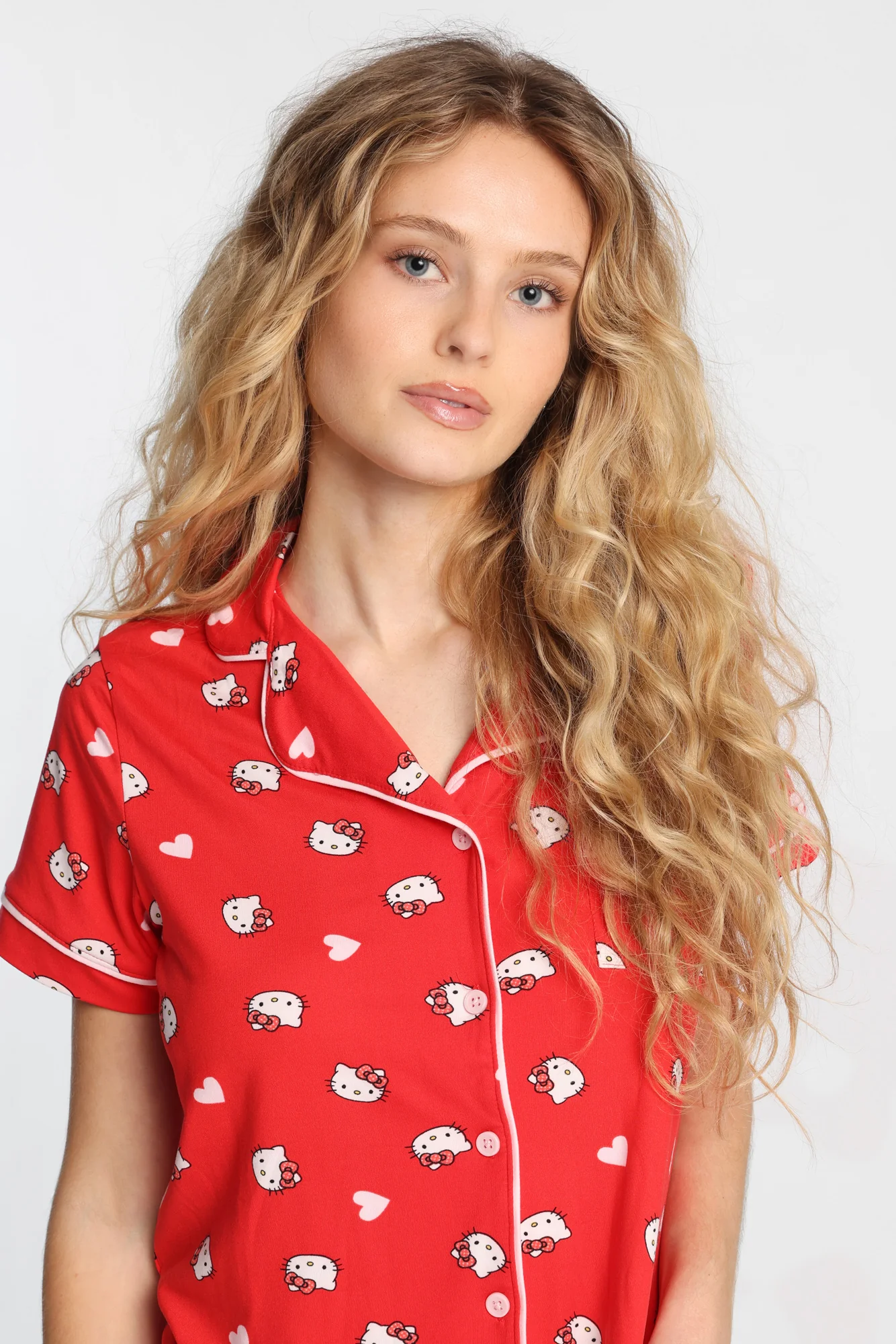 Ensemble chemise et short pyjama coupe Dad super doux imprimés Hello Kitty - Image 3